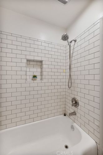 5242 Levelside Ave, Lakewood CA  90712-2224 exterior