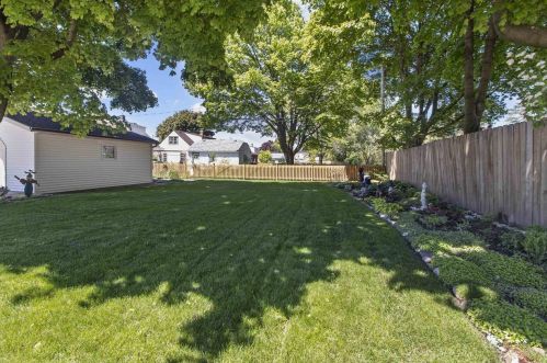 802 25th St, Two Rivers WI  54241-2302 exterior