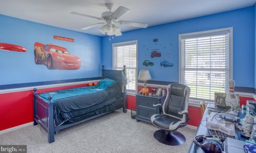 411 Mannering Dr, Dover DE  19901-5409 exterior