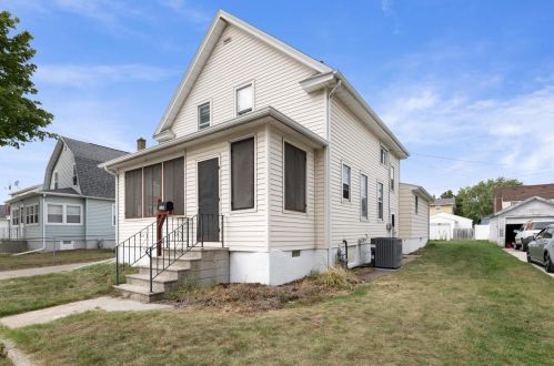 1559 Ellis St, Green Bay, WI 54302-1745