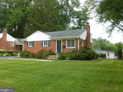3221 Norfolk Ln, Falls Church, VA 22042-3638