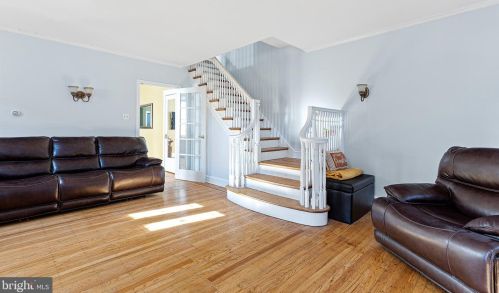 300 37th St, Wilmington, DE 19802-2015