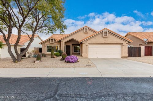 4046 Milton Dr, Cave Creek, AZ 85331-5838