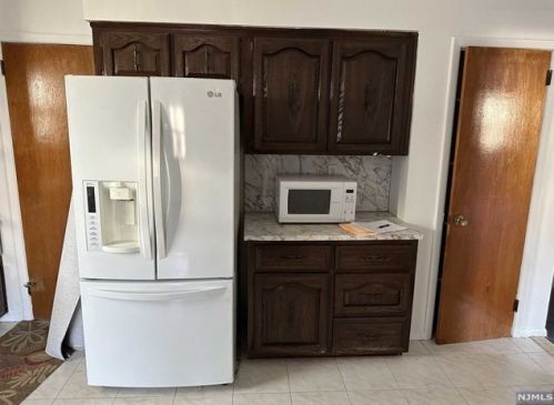 453 7th St, Palisades Park NJ  07650-2303 exterior