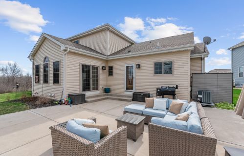 7357 Beau Ave, Milwaukee, WI 53224-3649