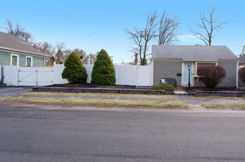 34 Homewood Ave, North Providence RI  02911-2907 exterior