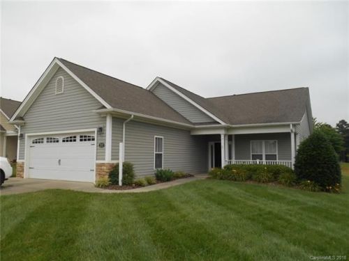 212 Garner Dr, Salisbury, NC 28146-6326
