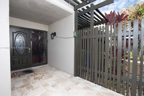 11244 14th Ct, Hollywood, FL 33026-2628