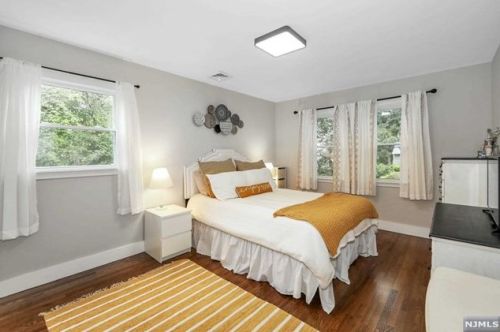 12 Pawnee Ave, Oakland NJ  07436-3019 exterior