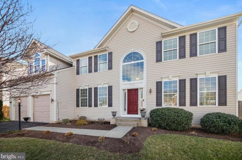 8789 Ellis Mill Dr, Gainesville, VA 20155-5935