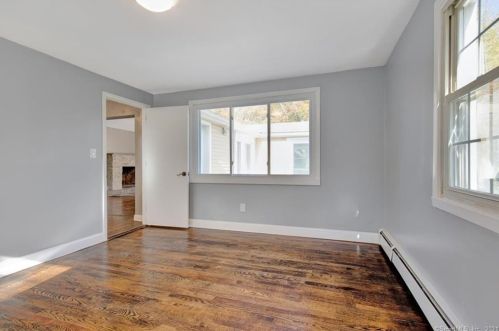 1300 Spindle Hill Rd, Waterbury CT  06716-1223 exterior