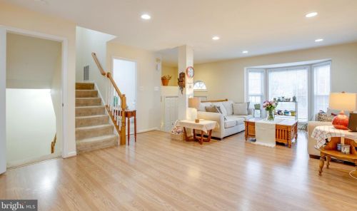 8474 Tackhouse Loop, Gainesville, VA 20155-2906