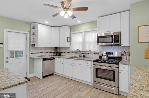 525 Park Blvd, Tavistock NJ  08033-2938 exterior