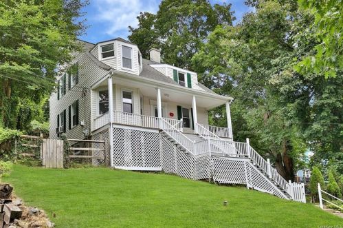 15 Hillside Ave, Valhalla, NY 10595-2107