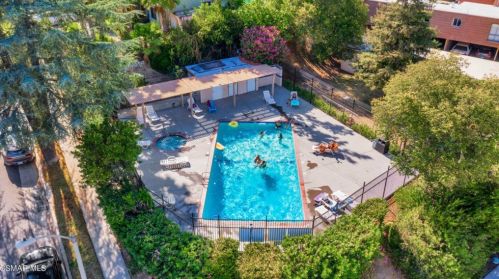27503 Endeavor St, Calabasas CA  91301-3538 exterior
