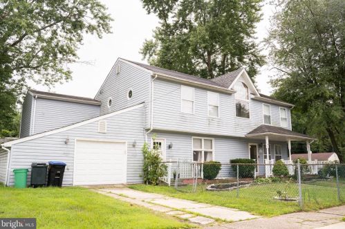 500 Woodbury Lake Dr, West Deptford, NJ 08096-2839