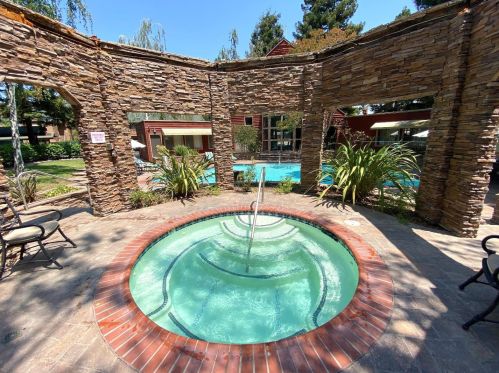 1054 Yarwood Ct, San Jose CA  95128-4727 exterior