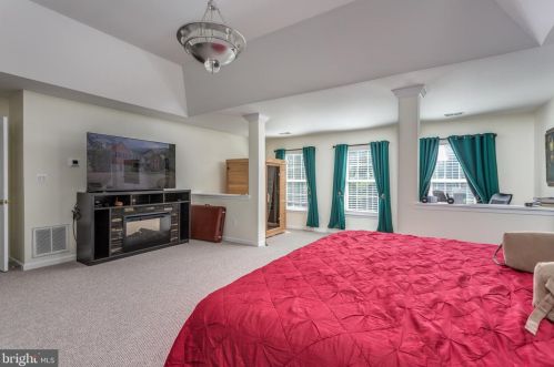 5800 Serengeti Ct, Haymarket VA  20169-3200 exterior