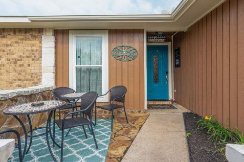 6401 Peggy Dr, Fort Worth, TX 76133-4429