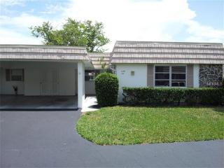 5480 Riverbluff Cir, Sarasota, FL 34231-5000