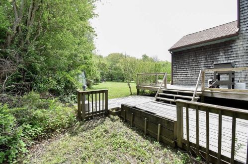 38 Noble St, South Kingstown RI  02882-3941 exterior