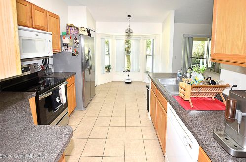 7715 95th Ct, Vero Beach FL  32967-3828 exterior