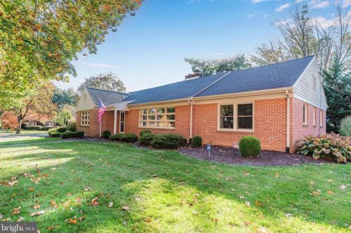 300 28th St, Camp Hill PA  17011-2801 exterior