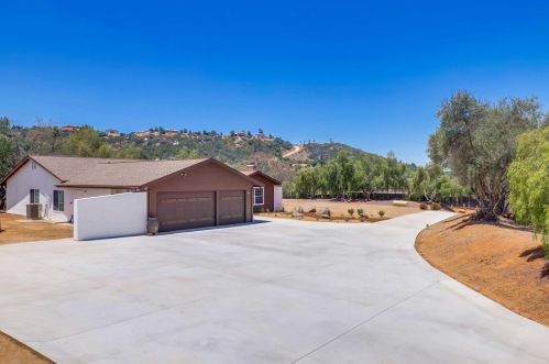 1707 Panettah Dr, Alpine CA  91901-2934 exterior