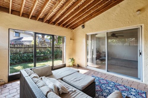 9920 12 St, Hollywood FL 33026-4359 exterior