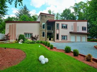 50 Pascack Rd, Hillsdale, NJ 07642-2528