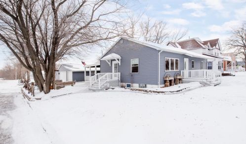 301 5th St, Starbuck, MN 56381-9774