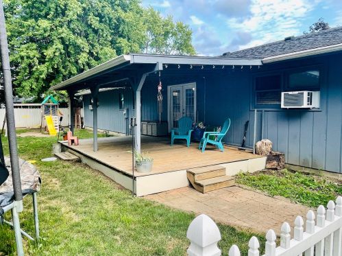 8 Willis Ct, Washington Ch OH  43160-1073 exterior
