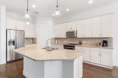 4464 Tamarind Way, Naples FL  34119-9684 exterior