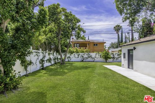 5143 Newcastle Ave, Van Nuys CA  91316-3512 exterior