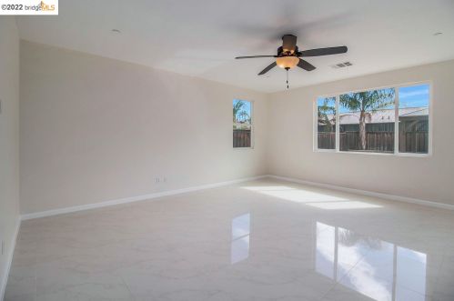 418 Sonnet Ct, Oakley CA  94561-5086 exterior