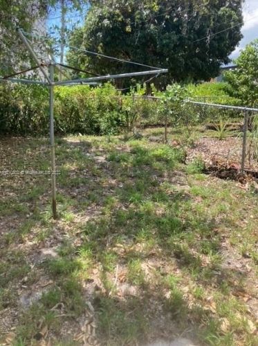 812 32nd St, West Palm Beach, FL 33407-5006