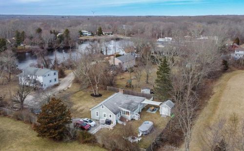 50 Mill Pond Rd, North Kingstown RI  02852-6002 exterior