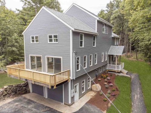 156 Little Mill Rd, Sandown, NH 03873-2532