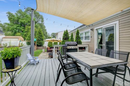 10 Calvin Ct, Old Bridge NJ  08857-2147 exterior