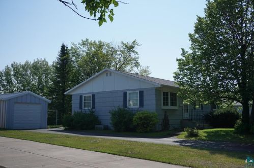 27 Nelson Dr, Silver Bay MN  55614-1110 exterior