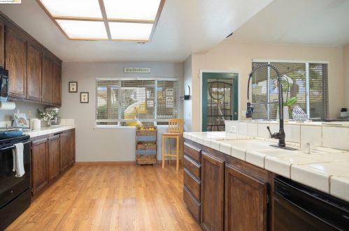 5339 Lakespring Dr, Oakley CA  94561-3142 exterior