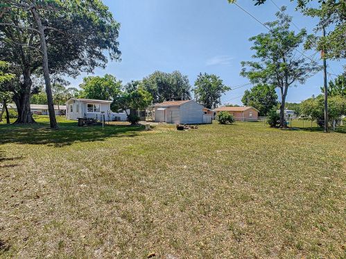 1441 Admiral Halsey Ave, Daytona Beach FL  32124-3614 exterior