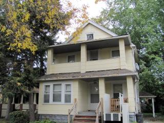 2841 127th St, Cleveland, OH 44120-2142