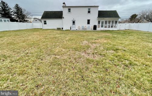 35 Wilbur Henry Dr, Florence NJ  08518-2701 exterior