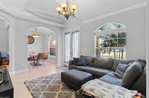 2960 10th Ave, Naples FL  34120-4927 exterior