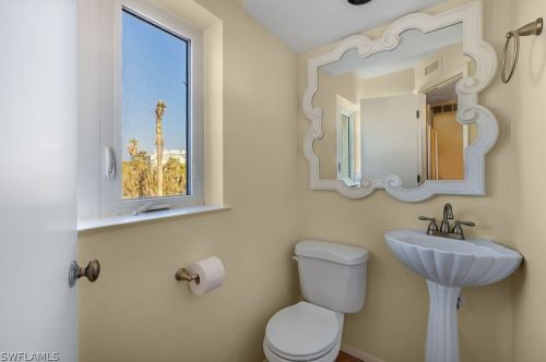 1320 Seaspray Ln, Sanibel FL  33957-2619 exterior