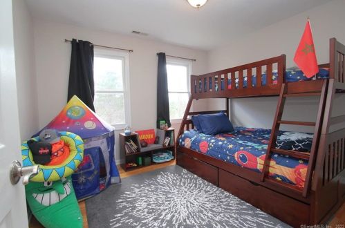 86 Blanket Mdw Rd, Upper Stepney CT 06468-1095 exterior