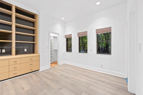 3051 35 St, Hollywood FL 33021-2627 exterior