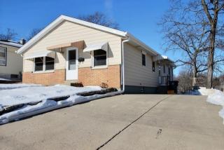 2004 Easy St, Waukesha, WI 53188-2130