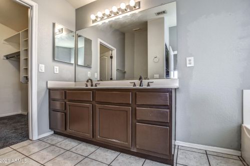 1088 Sierra St, Gilbert AZ  85296-3832 exterior